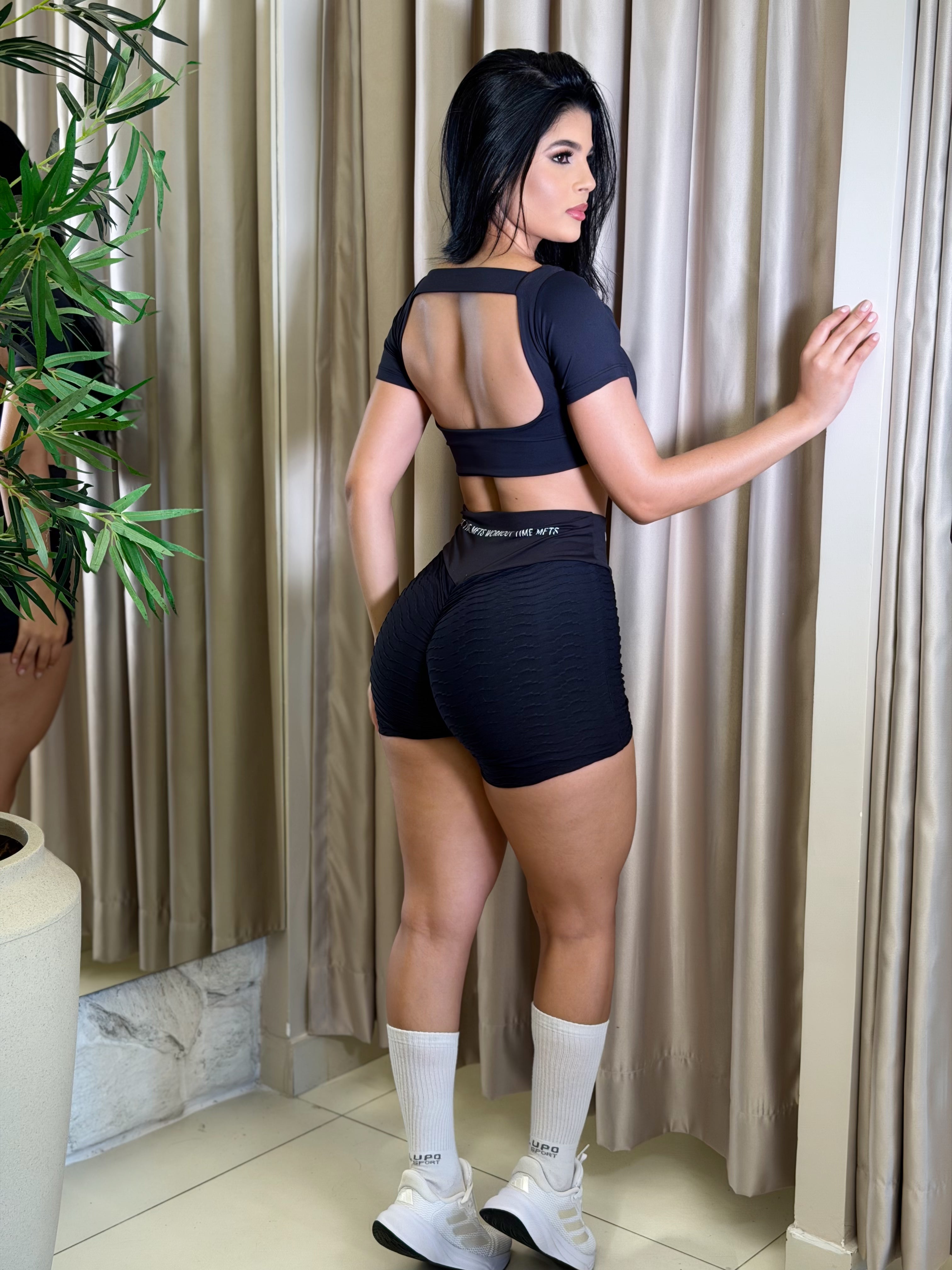 Short Brocado - Preto