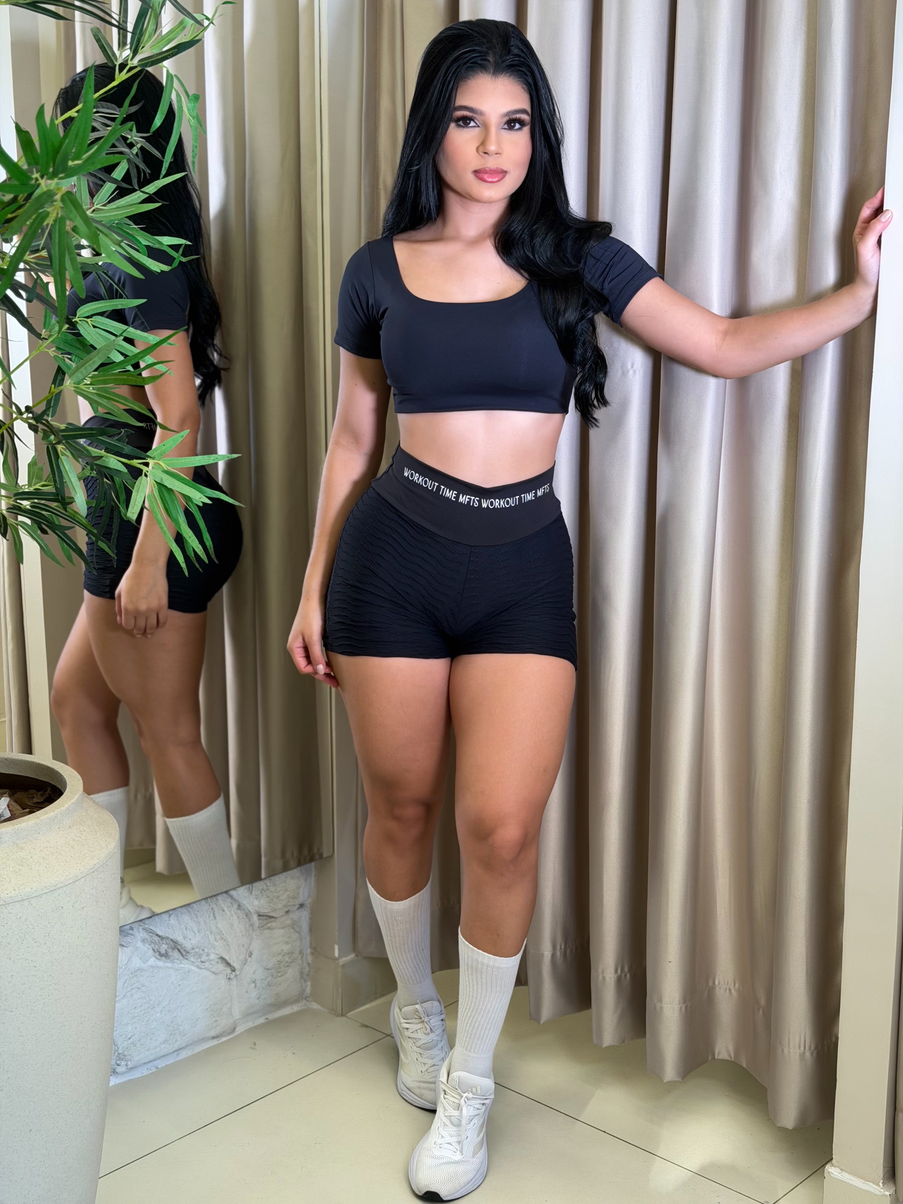 Short Brocado - Preto